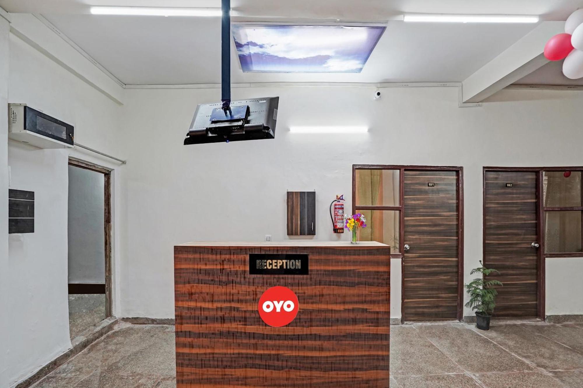 Hotel O Avs Hotel & Restaurant Ноида Екстериор снимка